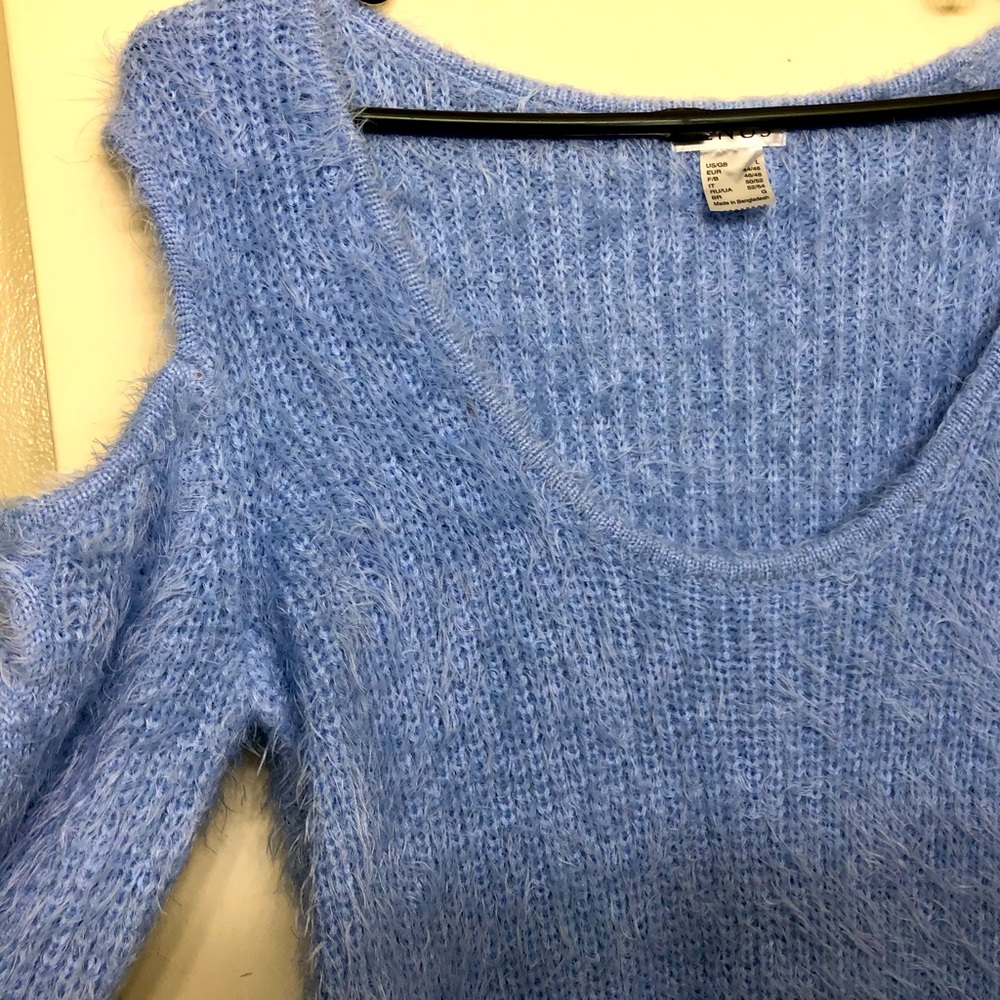 NEED GONE TODAY Gorgeous new sweater size large